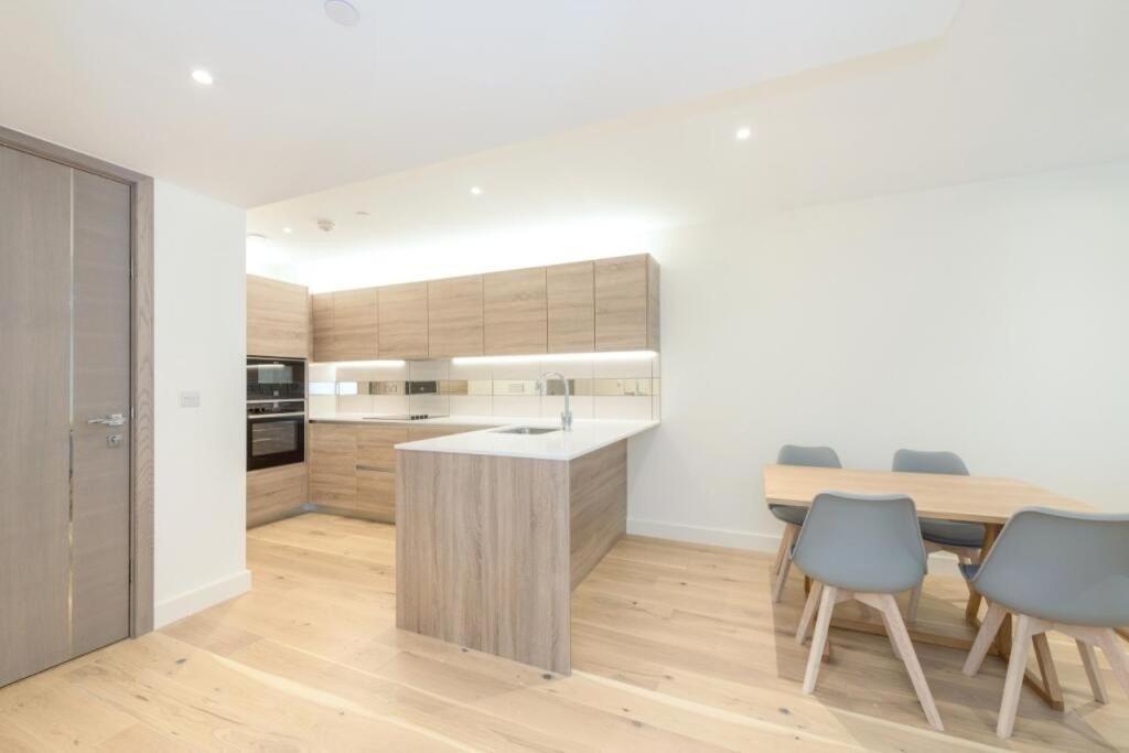 Appartement Luxury 2 Bedroom In *